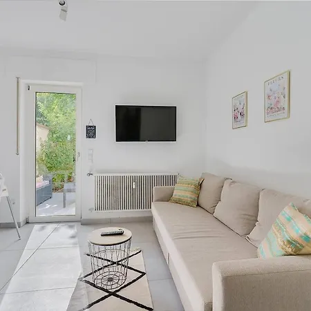 Moderne Traumwohnung Mit Traumgarten Apartamento