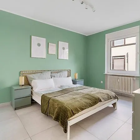 Moderne Traumwohnung Mit Traumgarten Apartment *