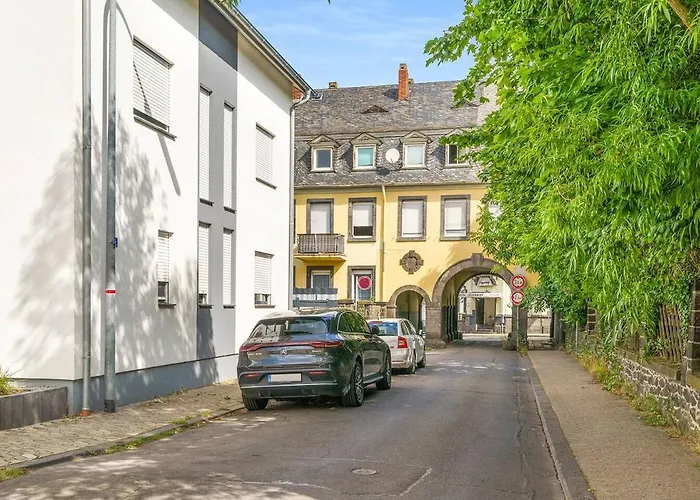 Moderne Traumwohnung Mit Traumgarten *